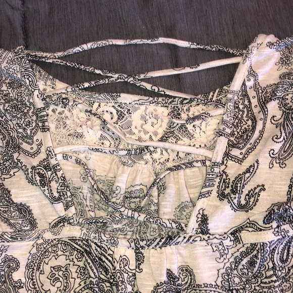 Black and cream color lace t shirt - Picture 4 of 5